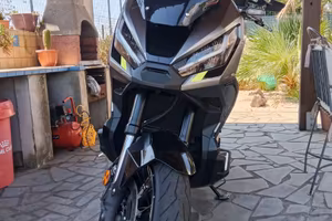 Honda x-adv 750 special edicion