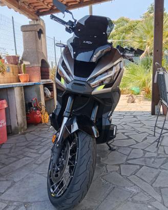 Honda x-adv 750 special edicion