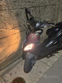 aprilia sr