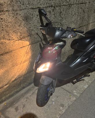 aprilia sr