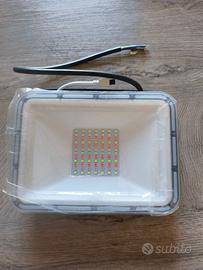 Faro led RGB esterno