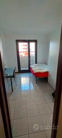 Stanza singola in condivisione con due ragazze