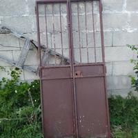 porta in ferro doppia anta e telaio e serratura