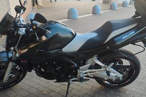 Suzuki GSR 600