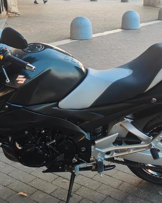 Suzuki GSR 600