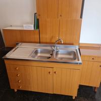 Cucina componibile di tipo economica