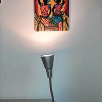 Lampada flessibile da arredamento in metallo