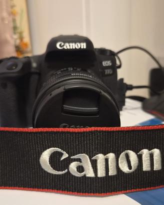 Canon EOS 77D + 18-55mm IS STM