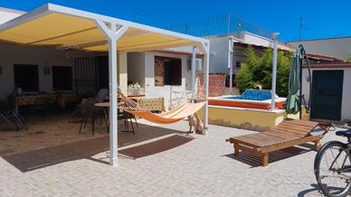 A due passi dal mare - con cortile