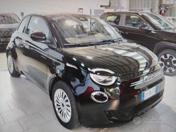 FIAT 500e Berlina 42 kWh KM 320