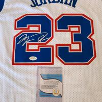 Maglia Micheal Jordan autografata con COA 