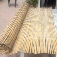 Tenda in bambu' a rullo.
