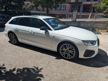 Audi A4 Avant 40 TDi Quattro S-line Edition One