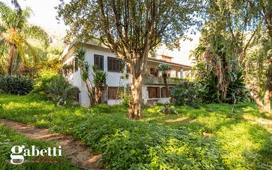 Partanna Mondello Villa con giardino e piscina