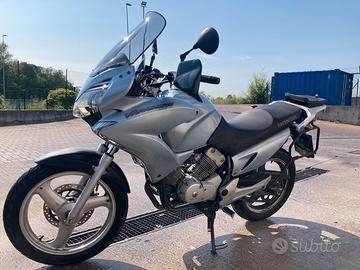 Honda Varadero 125 ( 2007) full optional