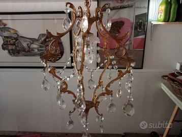 Lampadario a goccia dorato