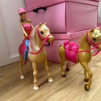 BARBIE BALLA CON TAWNY PIU CAVALLO