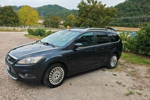 Ford Focus con guasto riparabile