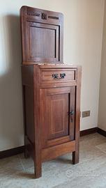 Comodino in legno