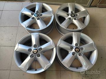 Cerchi in lega da 16 pollici per Dacia duster