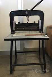 Taglierina tessuto antica