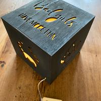 Cubo luminoso Bad girls