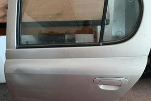 portiera toyota yaris