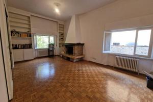 Villa di 200 m² con più di 5 locali e box auto dop