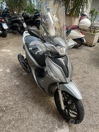 Kymco People S 200