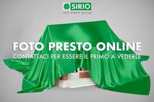 INTERA BIFAMILIARE CON GRANDE GIARDINO