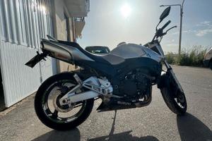 SUZUKI GSR 600