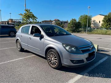 Opel Astra 1.7 diesel grigio metallizzato