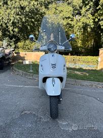 Piaggio Vespa 300 GTS Super