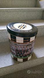 Juventus panettone del 1998 con gadget originali