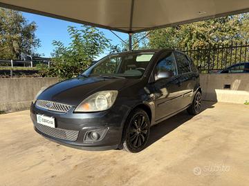 FORD Fiesta 1.2 16V 5p. NEOPATENTATI OK DISTRIBU