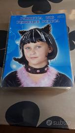 Parrucca da gattina nera con orecchie maculate