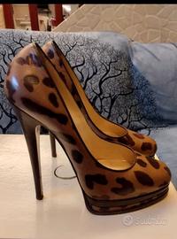 Décolleté leopardate