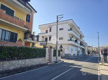 4 LOCALI A CASTELLO DI CISTERNA