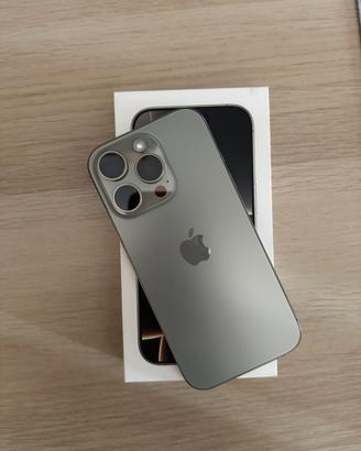 IPhone 16 Pro titanium