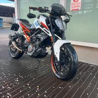 KTM Duke 125