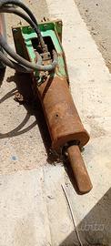 Martello demolitore idraulico Montabert SC 42