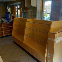 Arredamento edicola/oggettistica