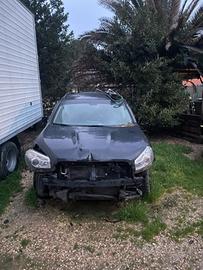 macchina incidentata 