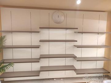 Scaffali con mensole illuminate, legno e/o vetro