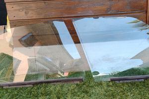 vetri laterali azzurrati