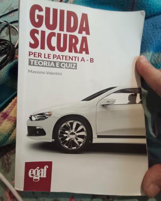 Libro di teoria Scuola Guida