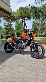 Ktm Duke 690 depotenziato a libretto (A2)