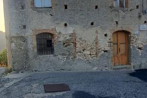 Terratetto con terreno edificabile