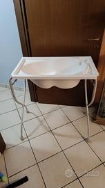 Vasca per bagnetto con gambe pieghevoli