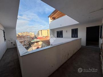 4 LOCALI A MARANO DI NAPOLI